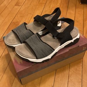 Like New! Bionica Sandals. Size 10